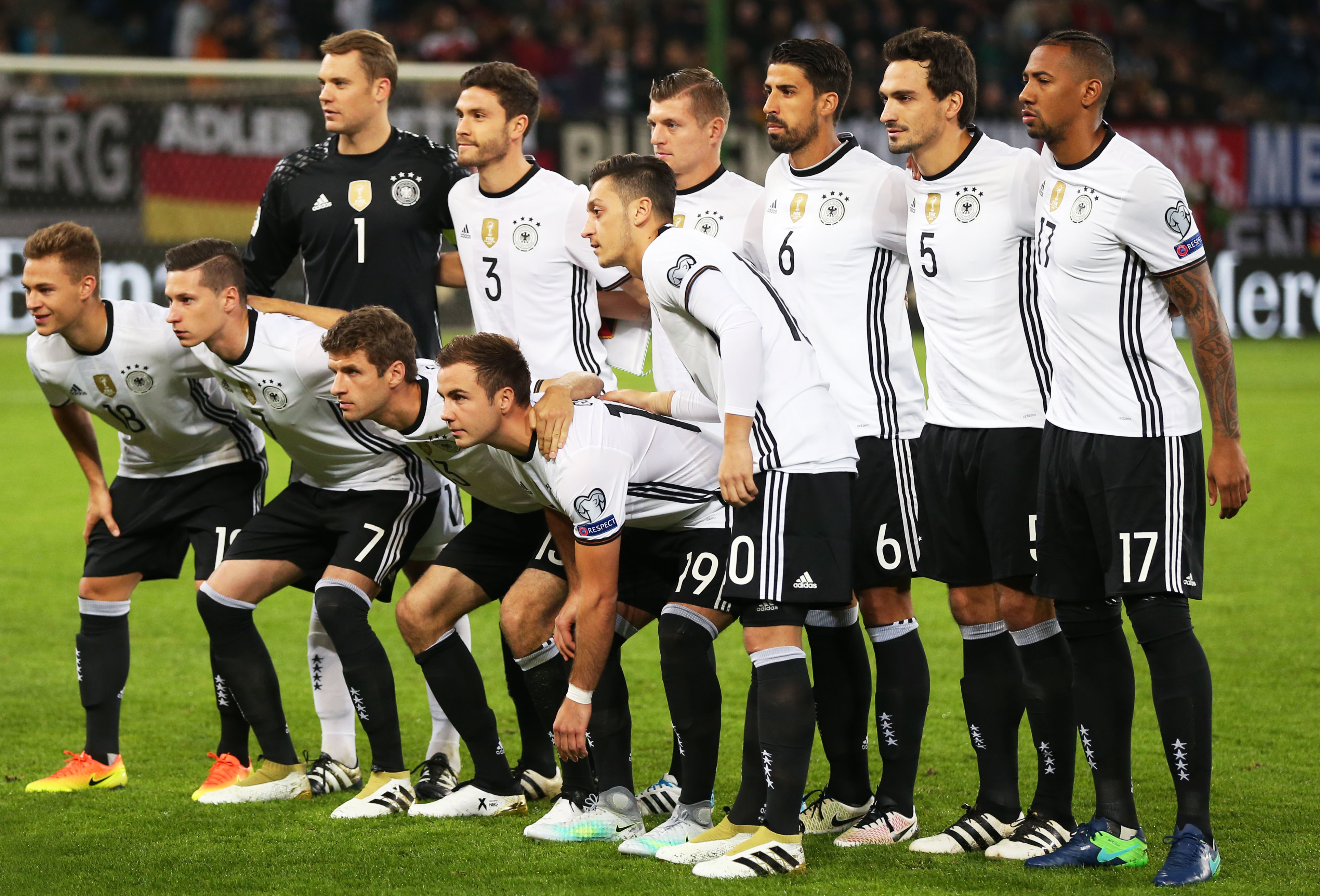 步都仿佛在 步都仿佛在